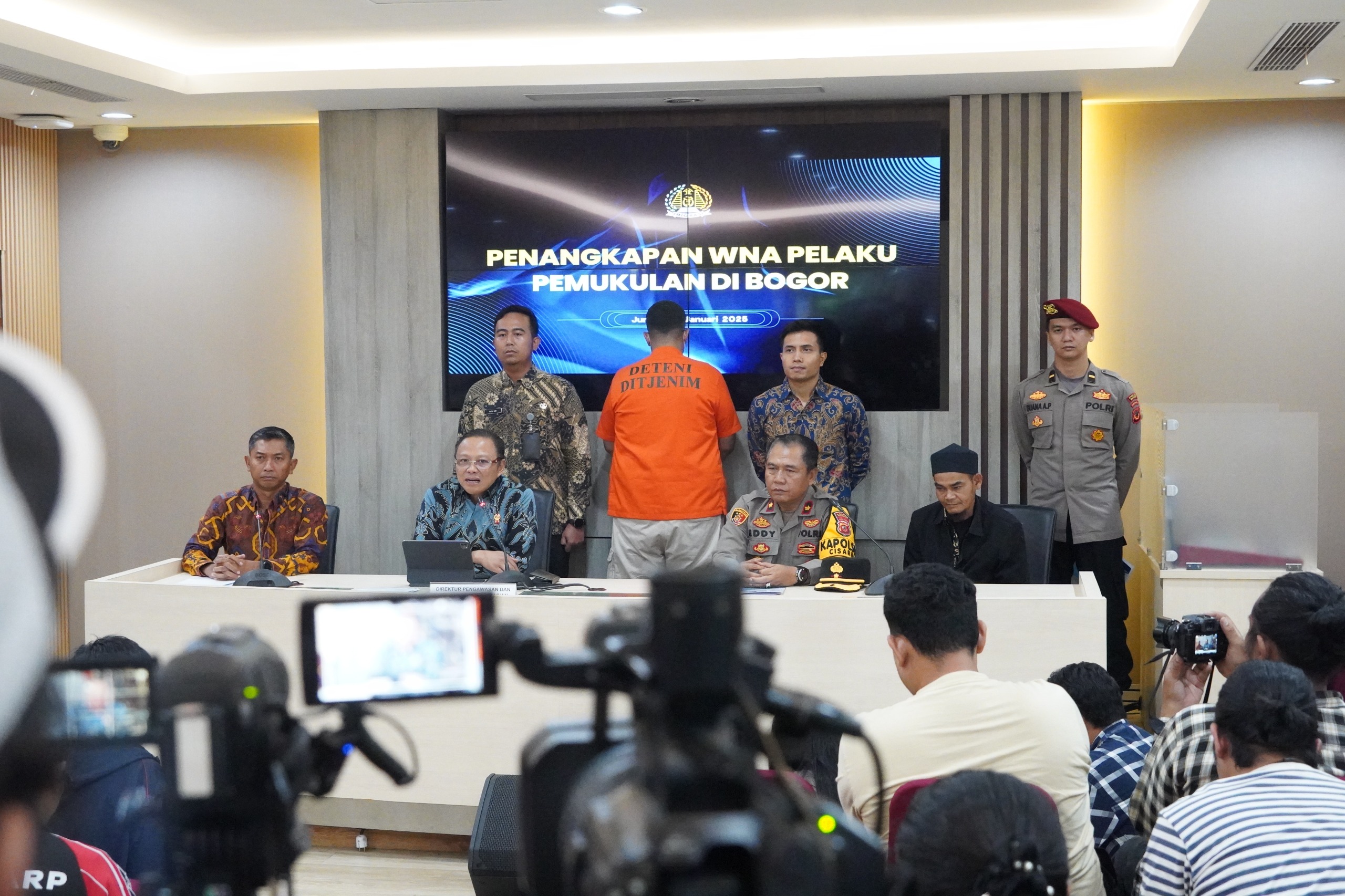 Imigrasi Berhasil Tangkap WNA yang Sempat Buron Setelah Pukul Marbot Masjid 